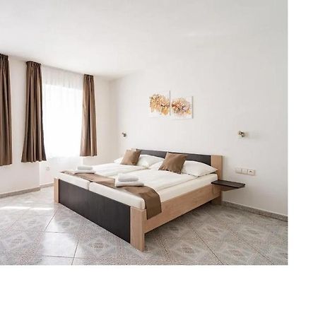 Penzion Kardinal Mikulov Extérieur photo