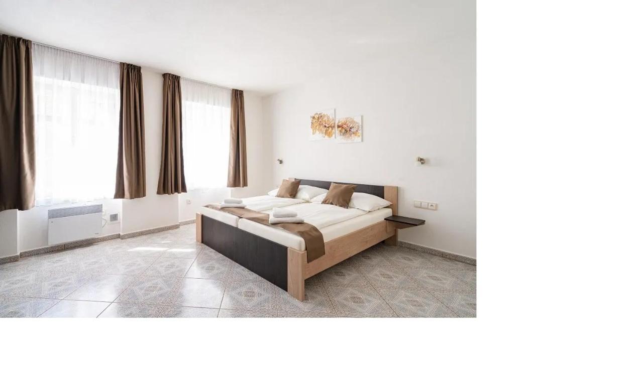 Penzion Kardinal Mikulov Extérieur photo