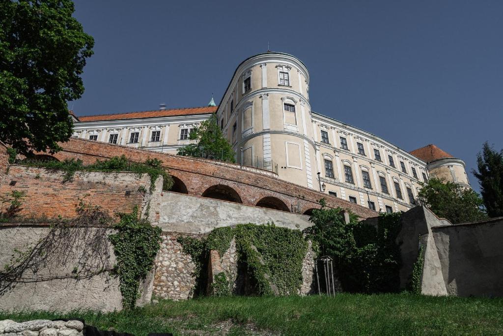 Penzion Kardinal Mikulov Extérieur photo